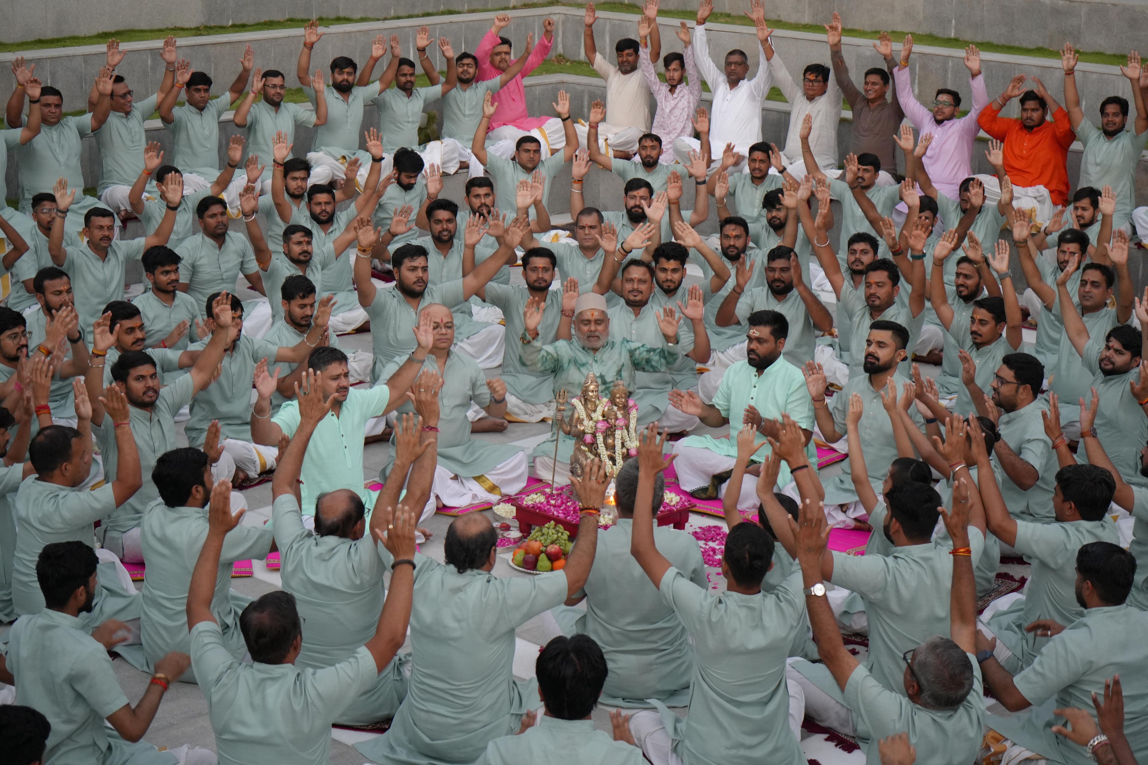 Pandit Chandrashekhar Sharma with Team